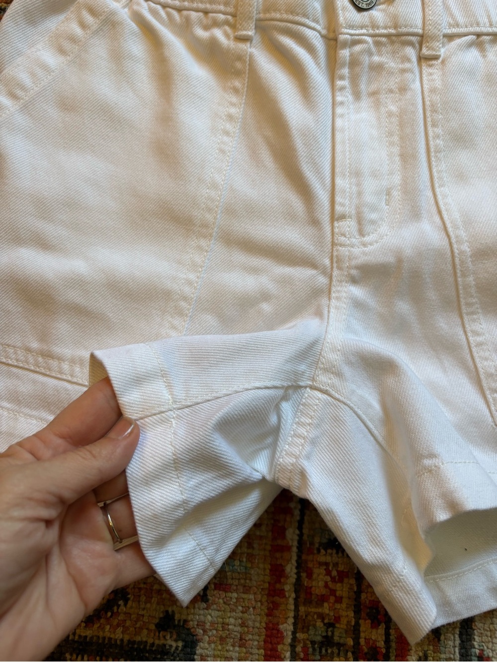 GAP | High-Waist White Utility Shorts | 4” inseam | Elastic Waistband | Soft - Picture 4 of 12